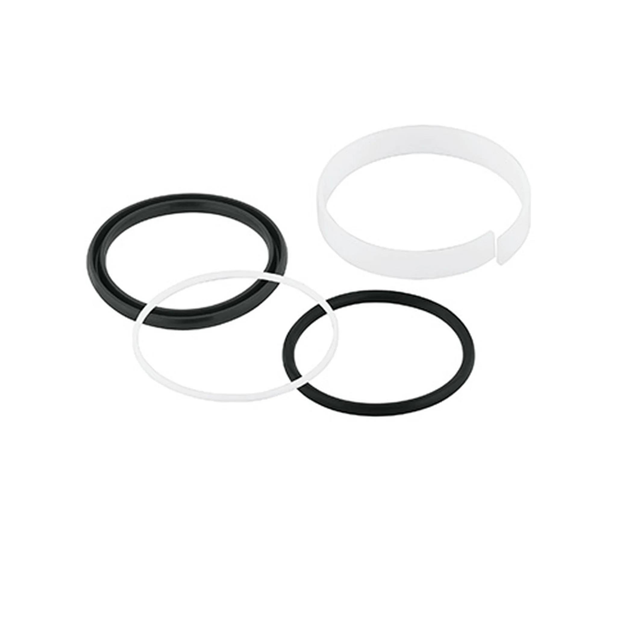 Vier kreisförmige Ringe in Schwarz und Weiß, dargestellt mit Überlappung auf einem schlichten weißen Hintergrund.