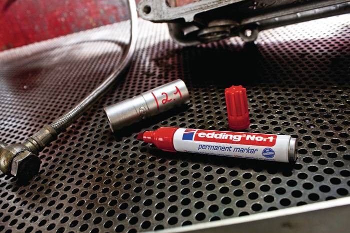 Permanentmarker No.1 rot Strich-B.1-5mm Keilspitze EDDING