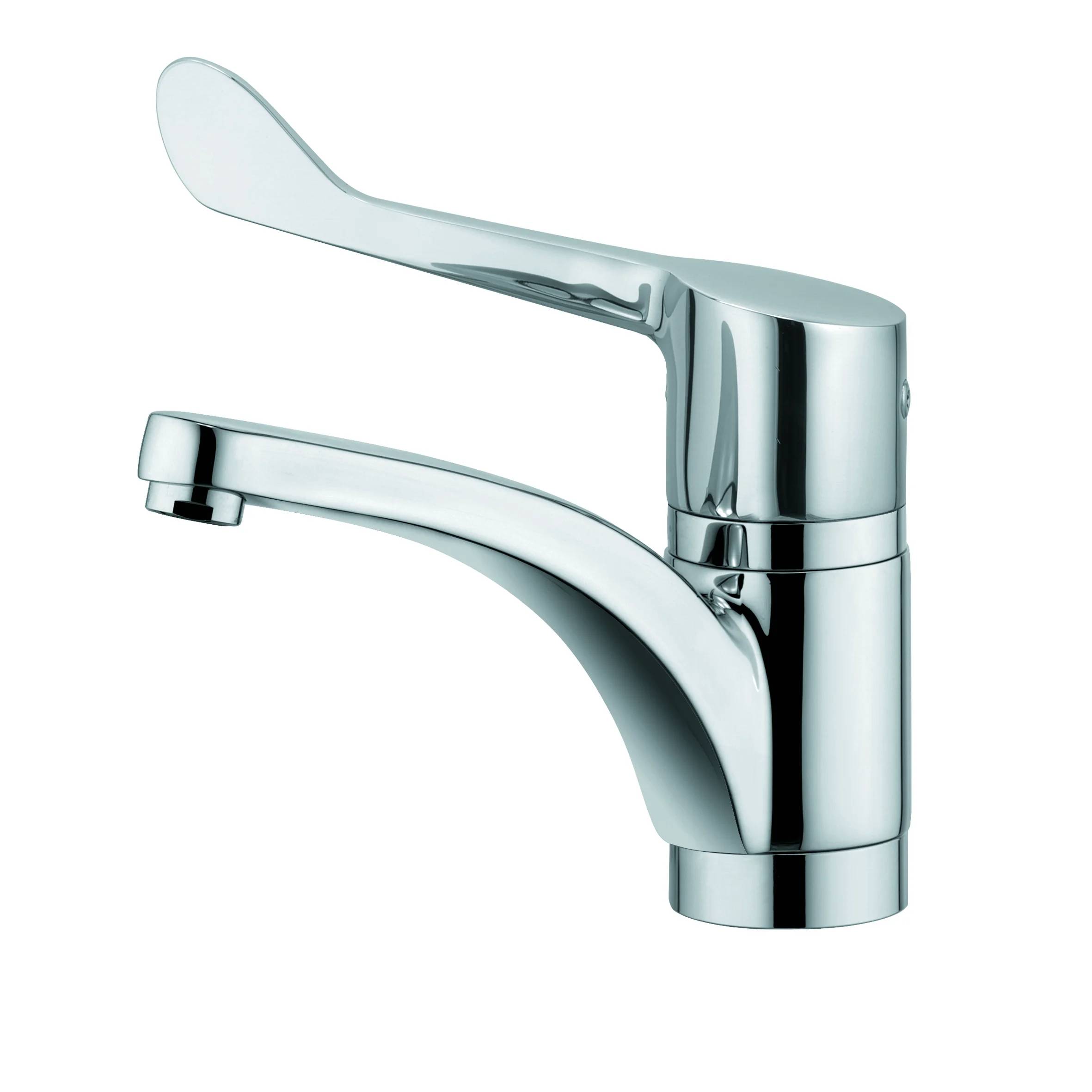 Chrom-Einhebel-Badezimmenwasserhahn mit gekrümmter Auslaufform und Seitenhebel auf weißem Hintergrund.