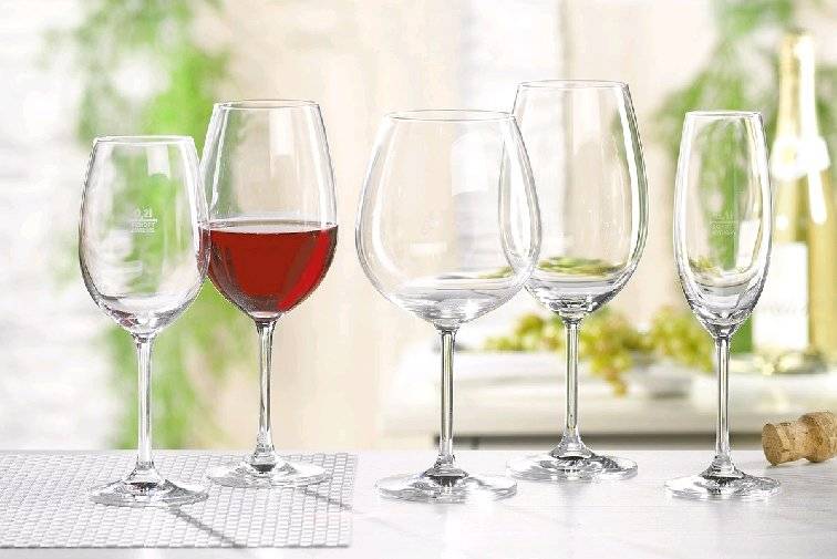 Bordeauxglas IVENTO, Inhalt: 0,63 Liter, Höhe: 235 mm, Durchmesser: 92 mm,