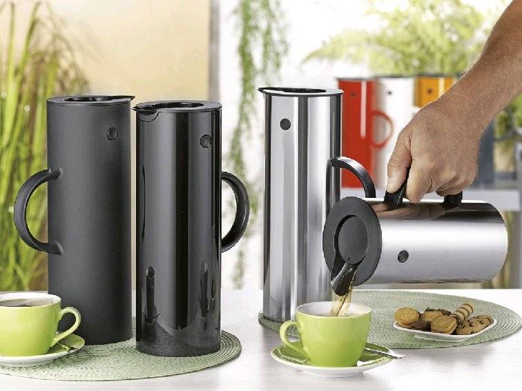 Stelton Isolierkanne, Inhalt: 1 Liter aus Kunststoff, Farbe: schwarz, mit