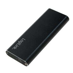 Schwarzes rechteckiges Logitech-Gerät vor weißem Hintergrund, diagonal angewinkelt mit sichtbarem USB-C-Anschluss an einem Ende.