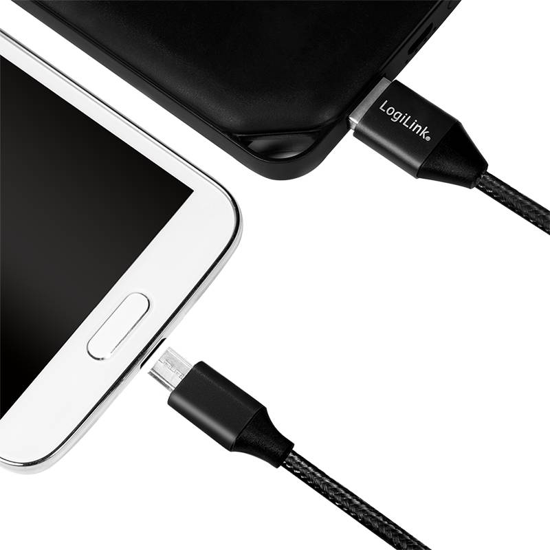 Nahaufnahme von zwei Smartphones, die durch schwarze Lade-/Datenkabel verbunden sind, mit einem USB-C-Stecker mit der Beschriftung "LogiLink"" und einem Telefon mit weißem Rand und Home-Button.