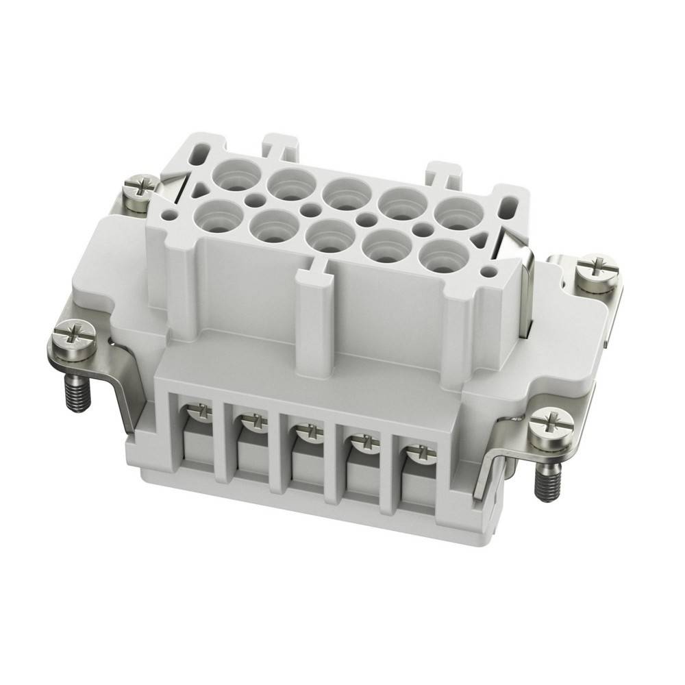 Ein weißer elektrischer Anschlussblock mit mehreren Klemmenslots und angeschraubten Metallschrauben, verwendet für Verdrahtung und Verbindungen in Geräten.