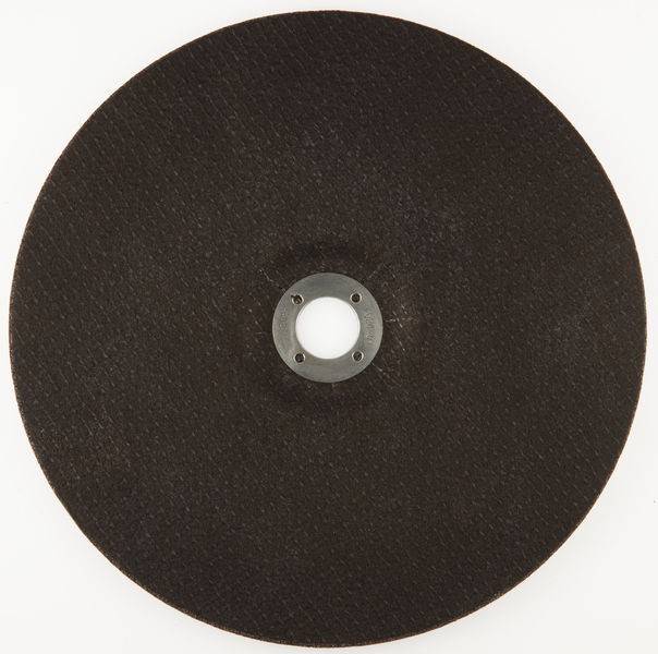 Ein kreisförmiges, schwarzes Schleifrad mit einem zentralen Loch, das zum Schneiden oder Schleifen von Metall verwendet wird, vor einem weißen Hintergrund dargestellt.