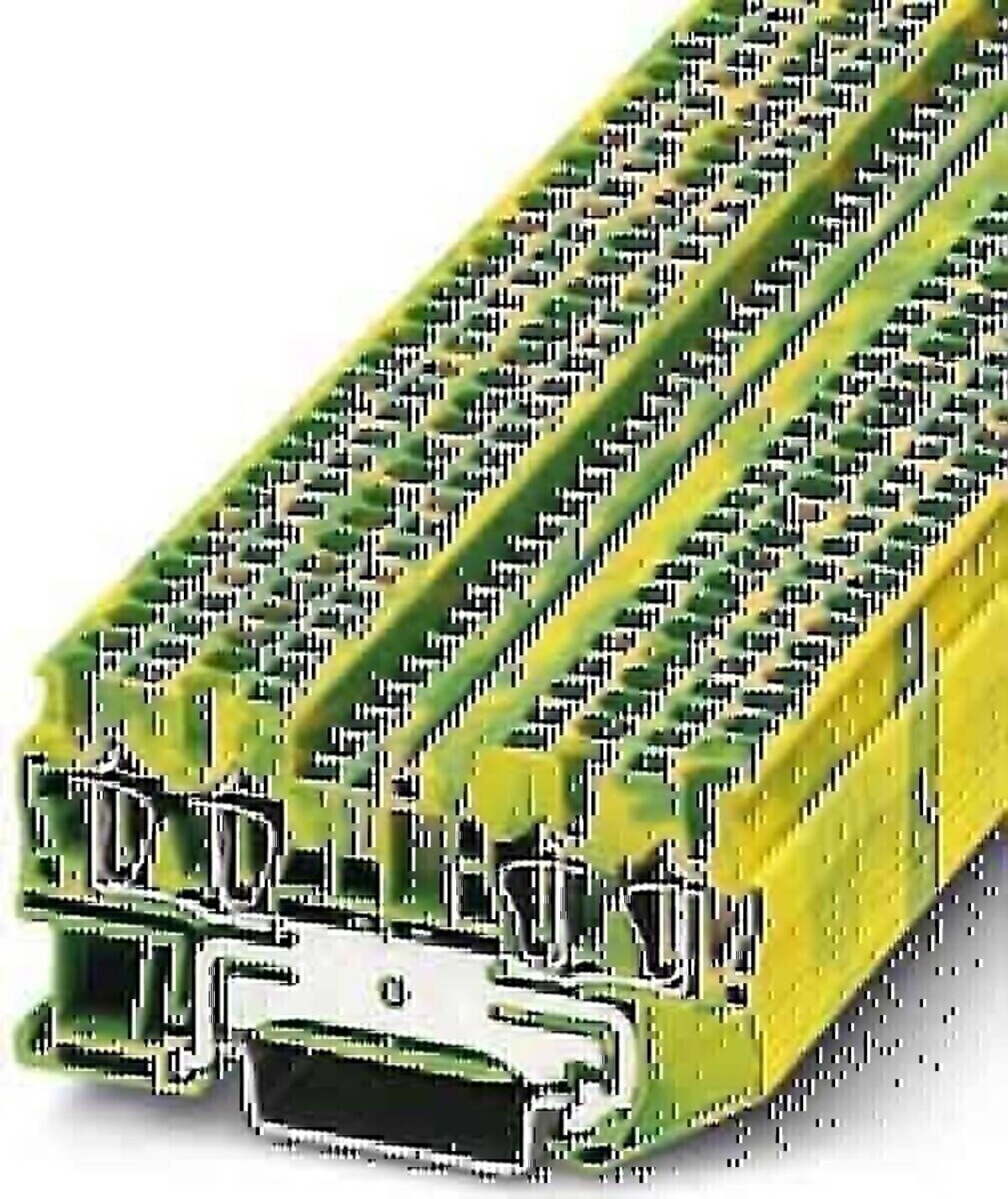 Nahaufnahme eines gelben Computersteckers oder Steckers mit Metallkontakten und einer schwarzen Steckeröffnung, dargestellt auf weißem Hintergrund.