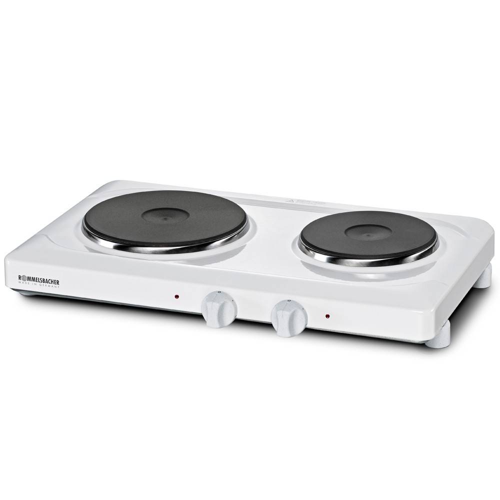 Eine kompakte, weiße, elektrische Doppelkochplatte mit schwarzen Heizflächen und zwei Bedienknöpfen an der Vorderseite.