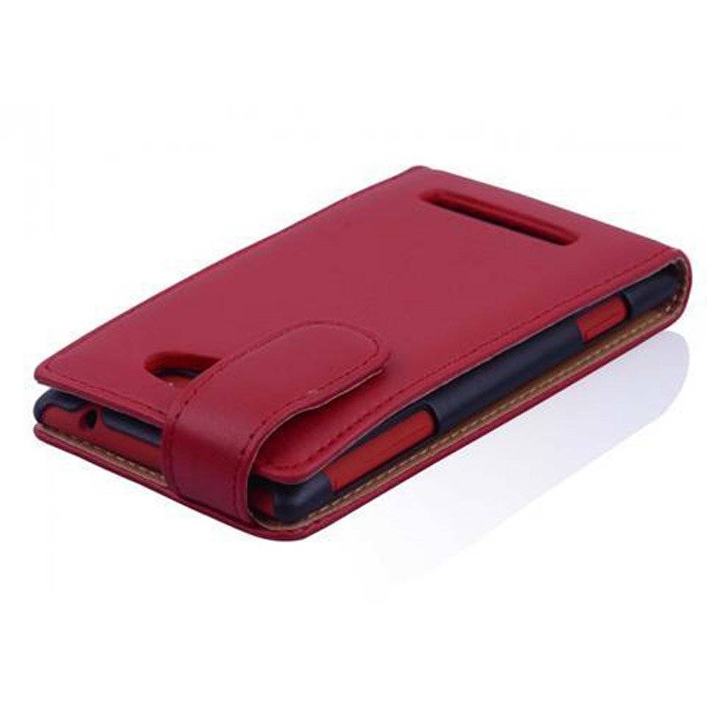 Cadorabo Hülle für HTC 8X Hülle in CHILI ROT - Handyhülle im Flip Design aus glattem Textilleder - Case Cover Schutzhülle Etui Tasche Book Klapp