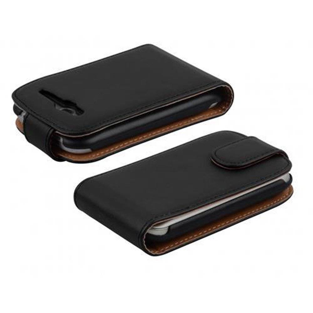 Cadorabo Hülle für HTC WILDFIRE S Hülle in KAVIAR SCHWARZ - Handyhülle im Flip Design aus glattem Textilleder - Case Cover Schutzhülle Etui Tasch