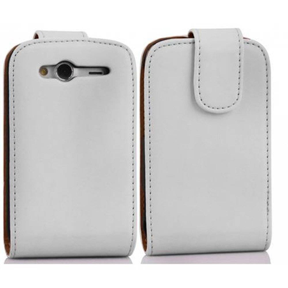 Cadorabo Hülle für HTC WILDFIRE S Hülle in POLAR WEIß - Handyhülle im Flip Design aus glattem Textilleder - Case Cover Schutzhülle Etui Tasche B