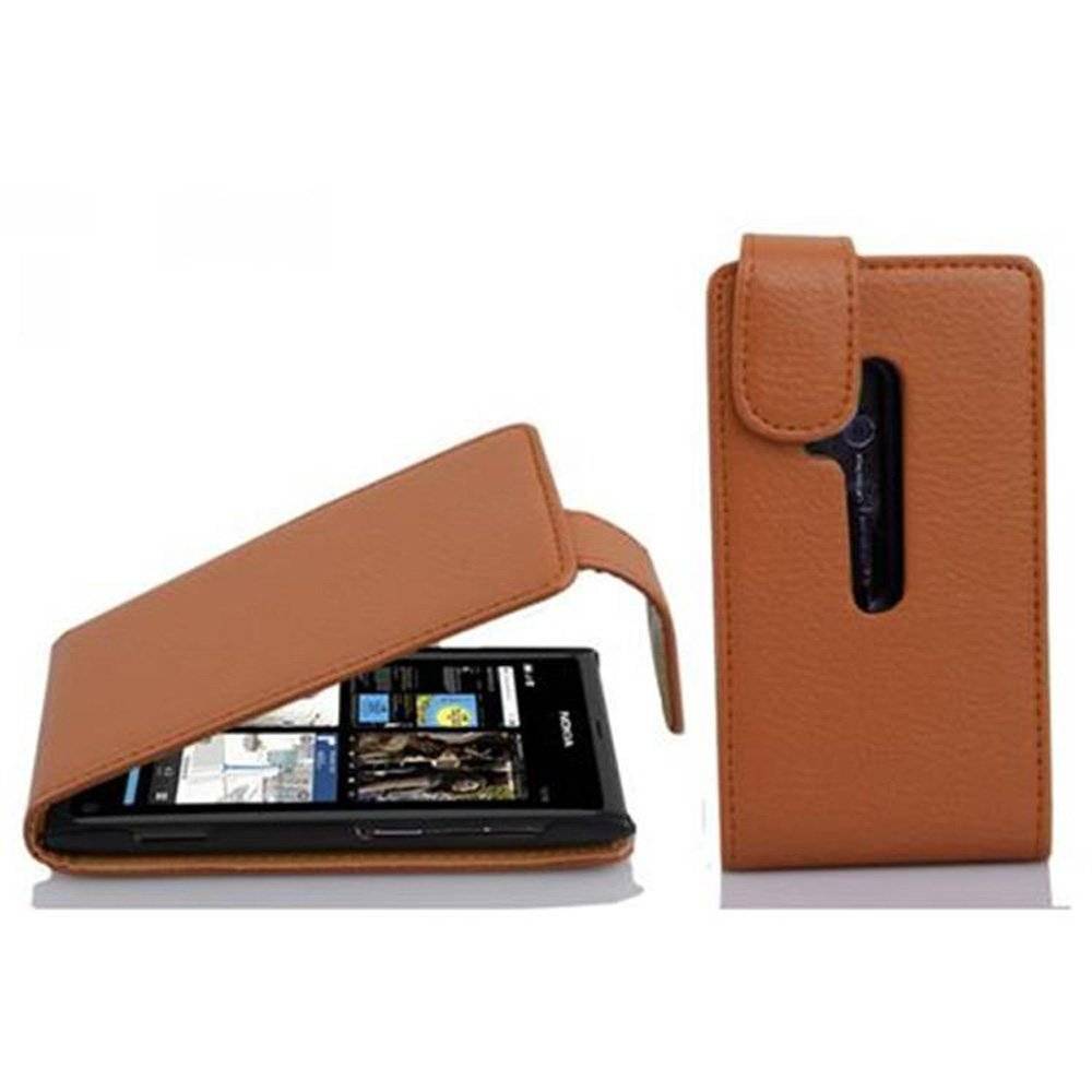 Cadorabo Hülle für Nokia Lumia 800 Hülle in COGNAC BRAUN - Handyhülle im Flip Design aus strukturiertem Textilleder - Case Cover Schutzhülle Etui