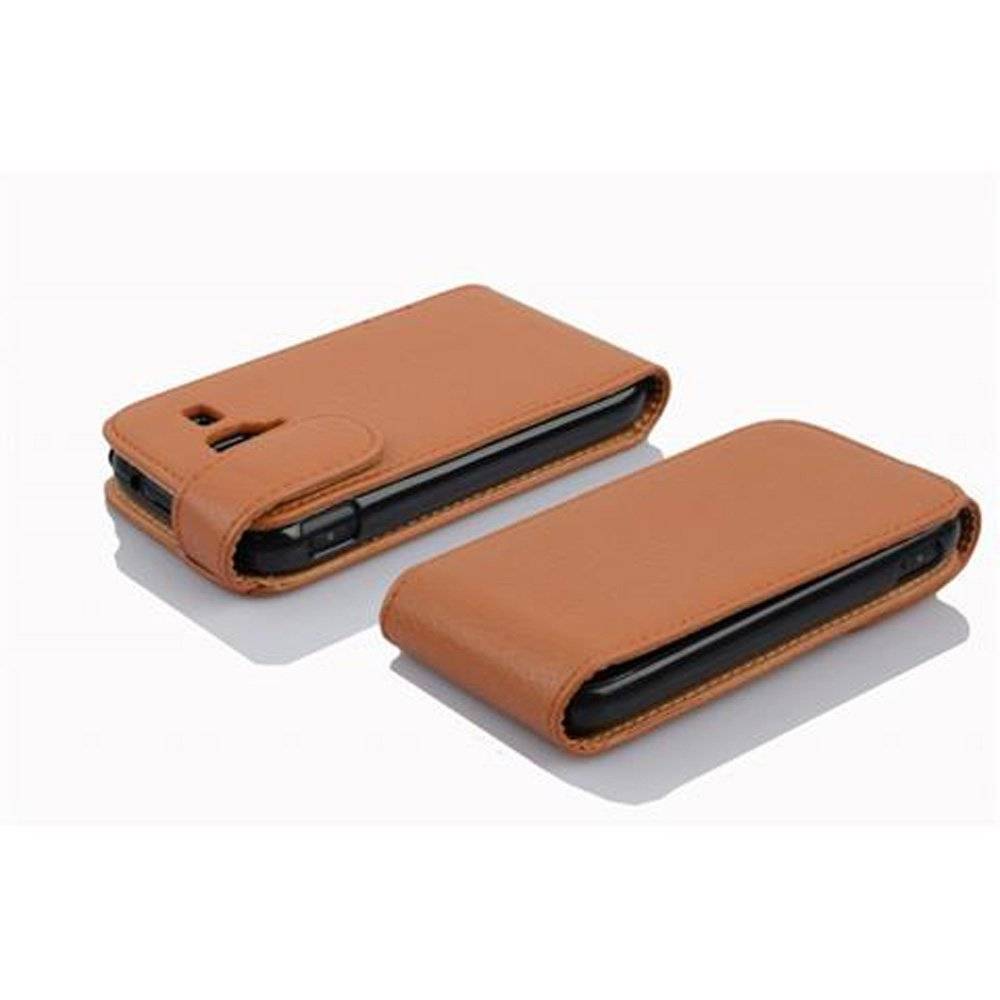Cadorabo Hülle für Samsung Galaxy ACE 2 Hülle in COGNAC BRAUN - Handyhülle im Flip Design aus strukturiertem Textilleder - Case Cover Schutzhülle