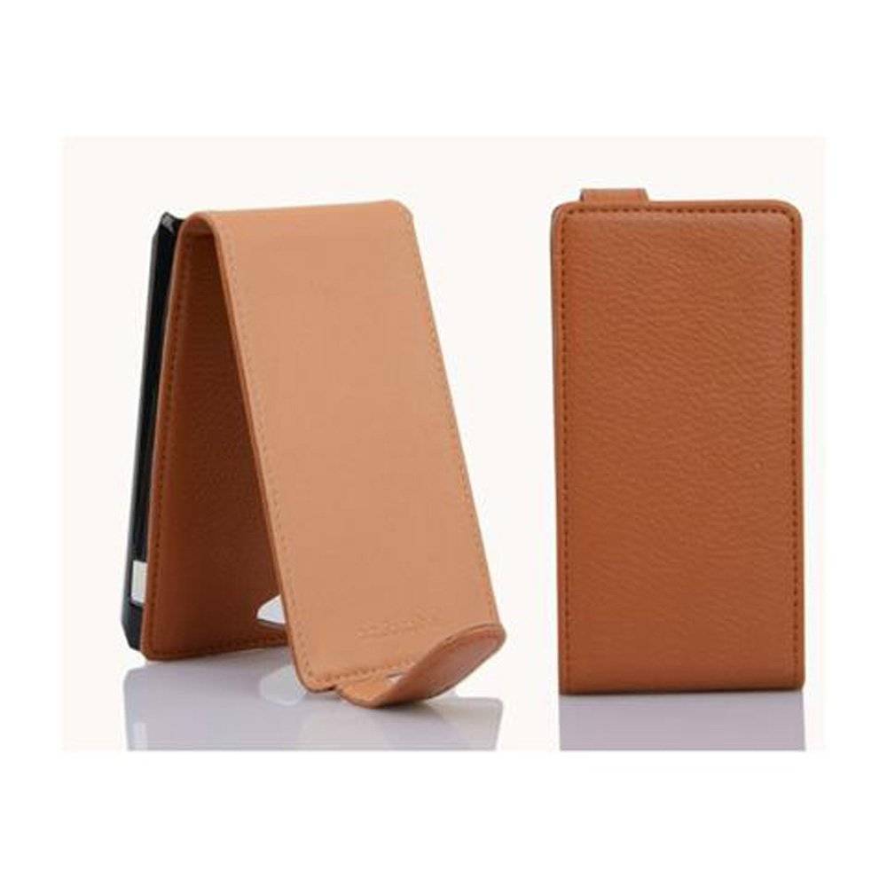 Cadorabo Hülle für Sony Xperia J Hülle in COGNAC BRAUN - Handyhülle im Flip Design aus strukturiertem Textilleder - Case Cover Schutzhülle Etui T