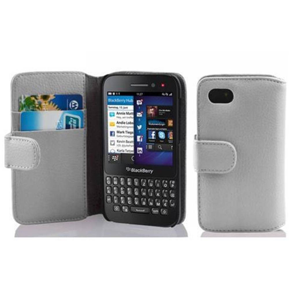 Cadorabo Schutzhülle für Blackberry Q5 Hülle in Weiß Handyhülle Etui Case Backcover Kunstleder Tasche
