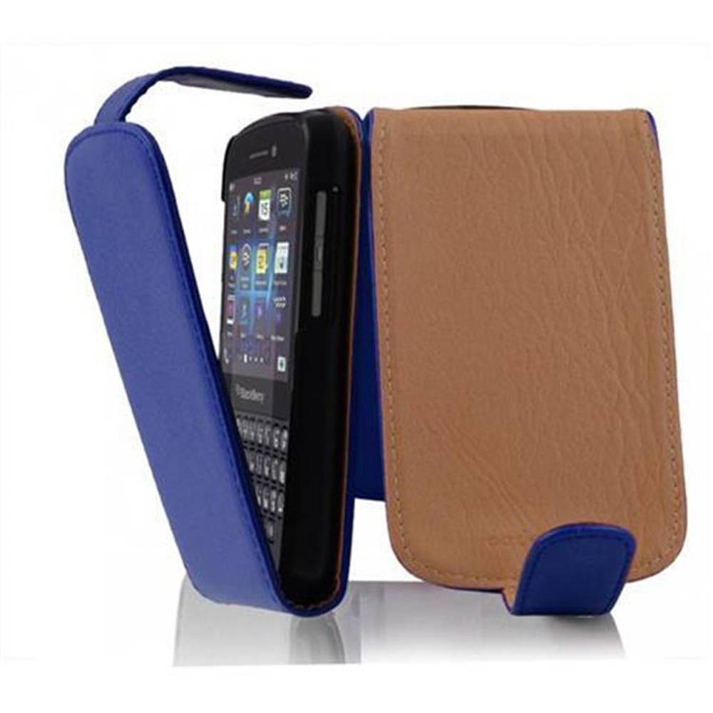 Cadorabo Schutzhülle für Blackberry Q10 Hülle in Blau Flip Etui Handyhülle Case Cover Kunstleder