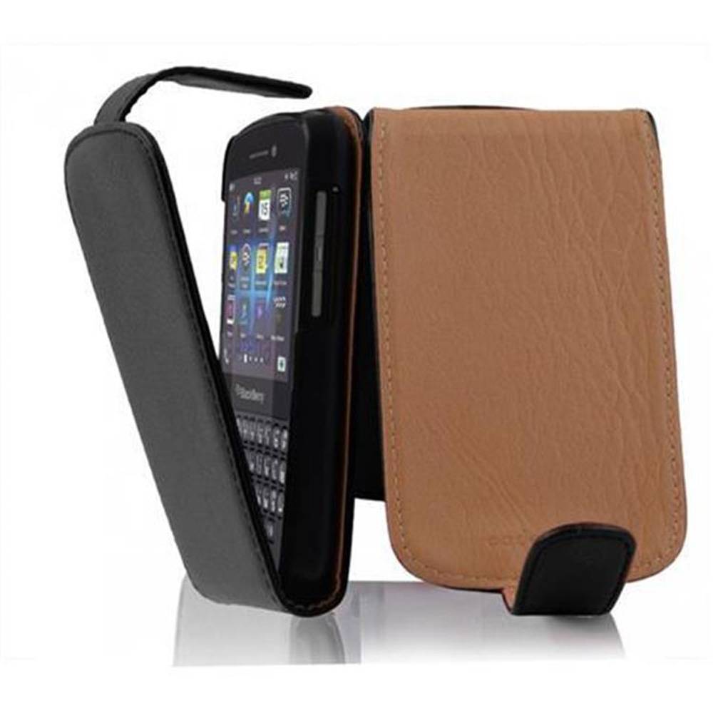 Cadorabo Schutzhülle für Blackberry Q10 Hülle in Schwarz Flip Etui Handyhülle Case Cover Kunstleder