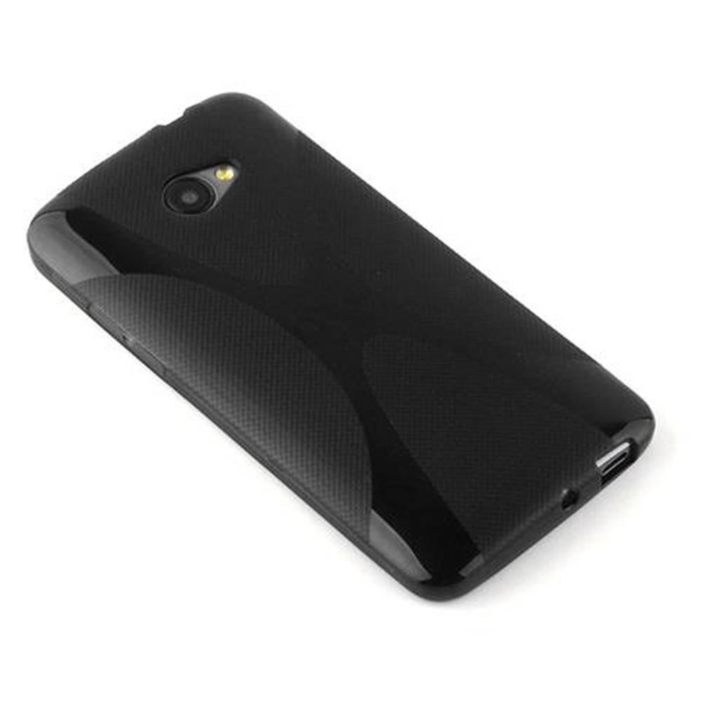 Cadorabo Handyhülle für HTC BUTTERFLY S in Schwarz Hülle Schutzhülle TPU Silikon Backcover Case