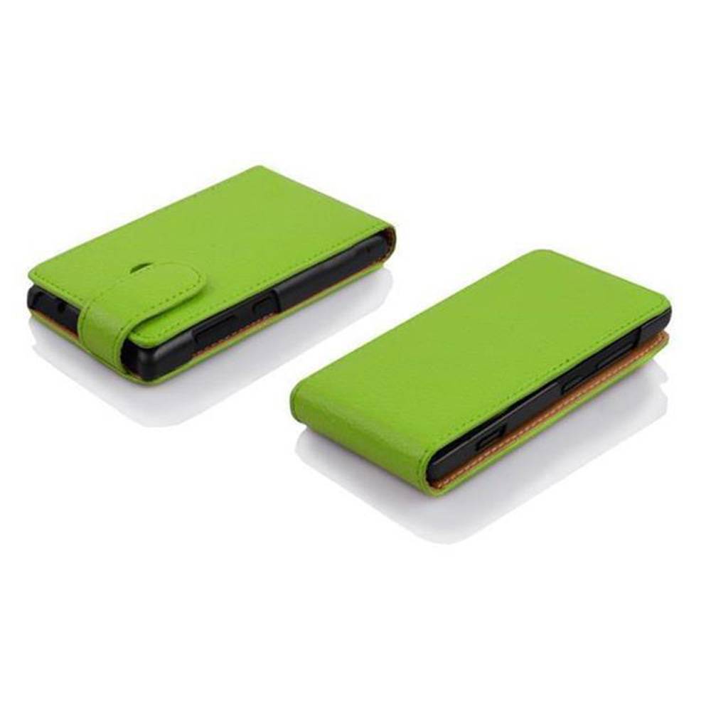Cadorabo Schutzhülle für Motorola MOTO E Hülle in Grün Flip Etui Handyhülle Case Cover Kunstleder