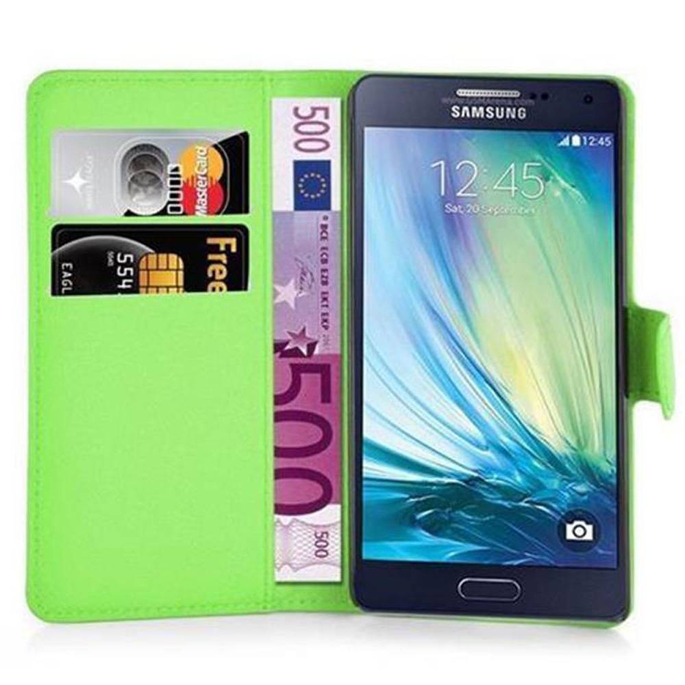 Cadorabo Hülle für Samsung Galaxy A3 2015 Schutz Hülle in Grün Handyhülle Etui Case Cover Magnetverschluss