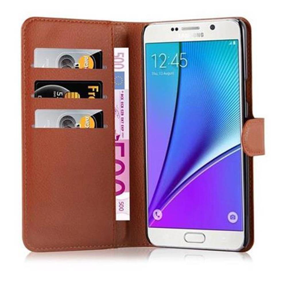 Cadorabo Hülle für Samsung Galaxy NOTE 5 Schutz Hülle in Braun Handyhülle Etui Case Cover Magnetverschluss