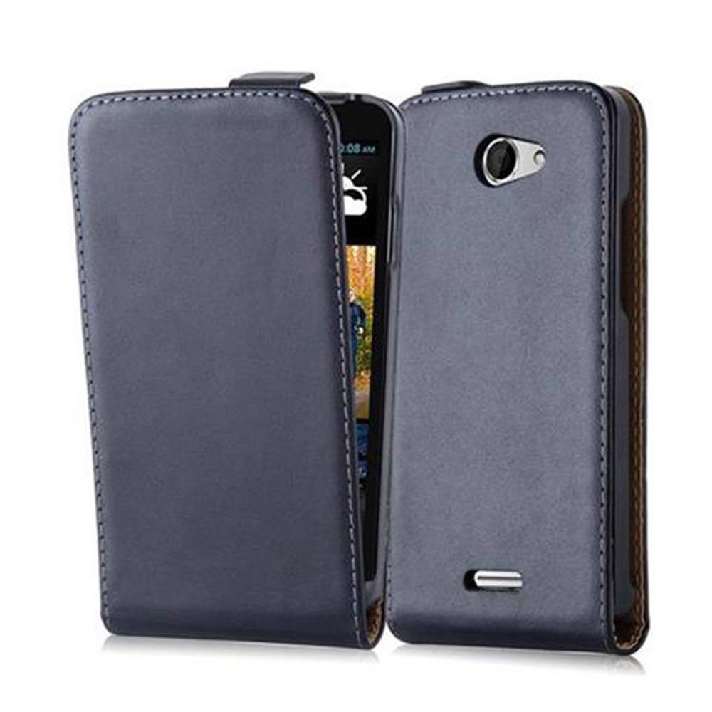 Cadorabo Hülle für HTC DESIRE 516 Schutzhülle in Schwarz Flip Handyhülle Case Cover Etui Kunstleder
