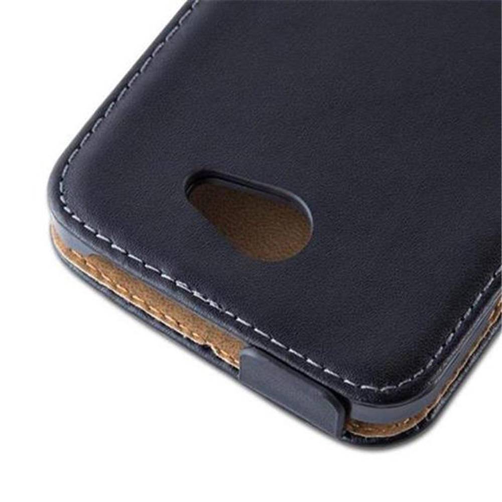 Cadorabo Hülle für HTC DESIRE 516 Schutzhülle in Schwarz Flip Handyhülle Case Cover Etui Kunstleder
