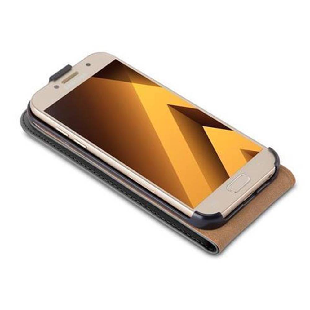 Cadorabo Hülle für Samsung Galaxy A3 2017 Schutzhülle in Schwarz Flip Handyhülle Case Cover Etui Kunstleder