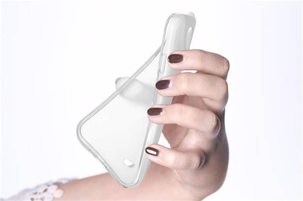 Cadorabo Schutzhülle für HTC Desire 501 Hülle in Transparent Handyhülle Case TPU Silikon Etui