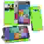 Cadorabo Hülle für Samsung Galaxy A7 2015 Schutz Hülle in Grün Handyhülle Etui Case Cover Magnetverschluss