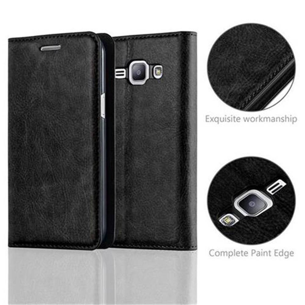 Cadorabo Hülle für Samsung Galaxy J1 2015 Schutz Hülle in Schwarz Handyhülle Etui Case Cover Magnetverschluss