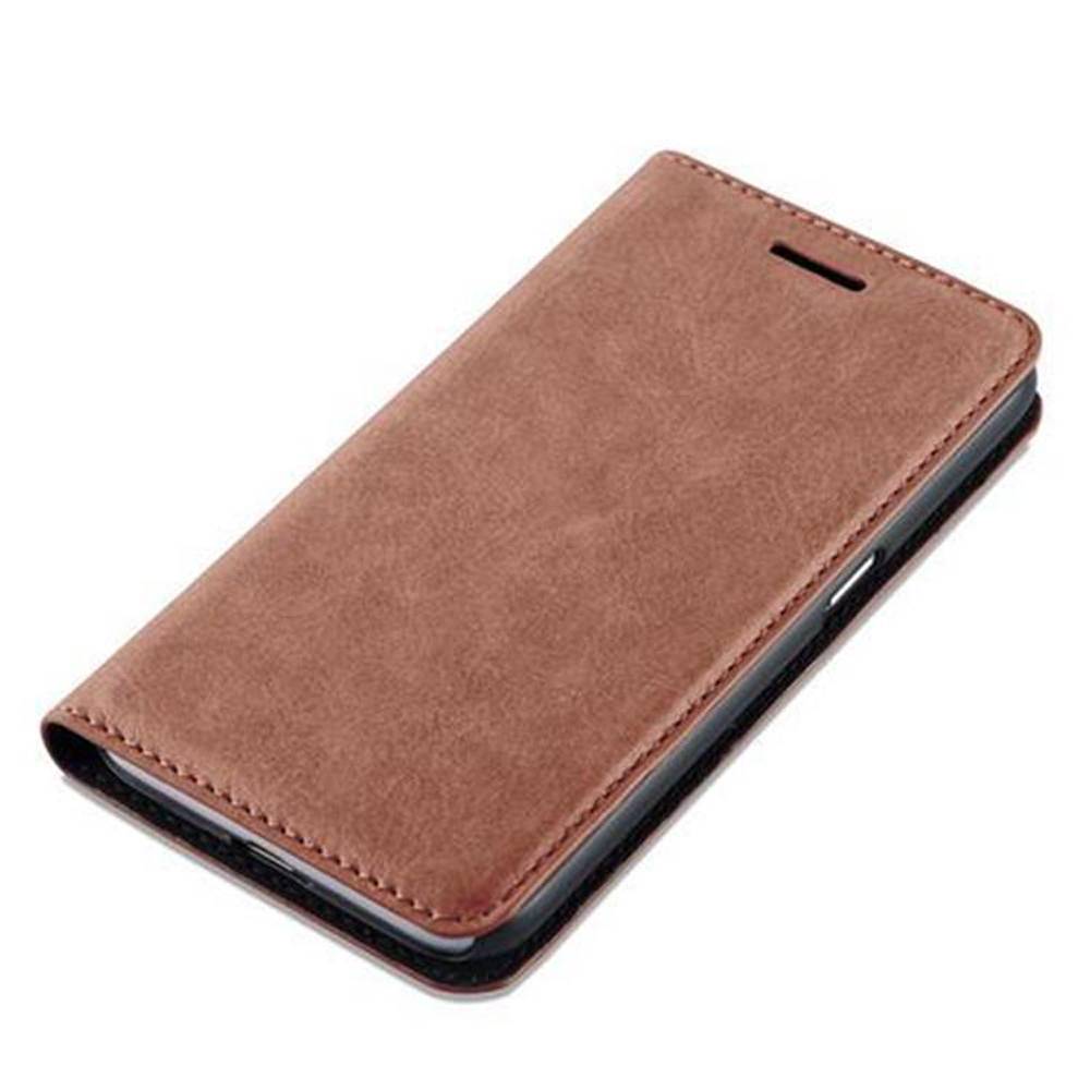 Cadorabo Hülle für Samsung Galaxy J1 2016 Schutz Hülle in Braun Handyhülle Etui Case Cover Magnetverschluss