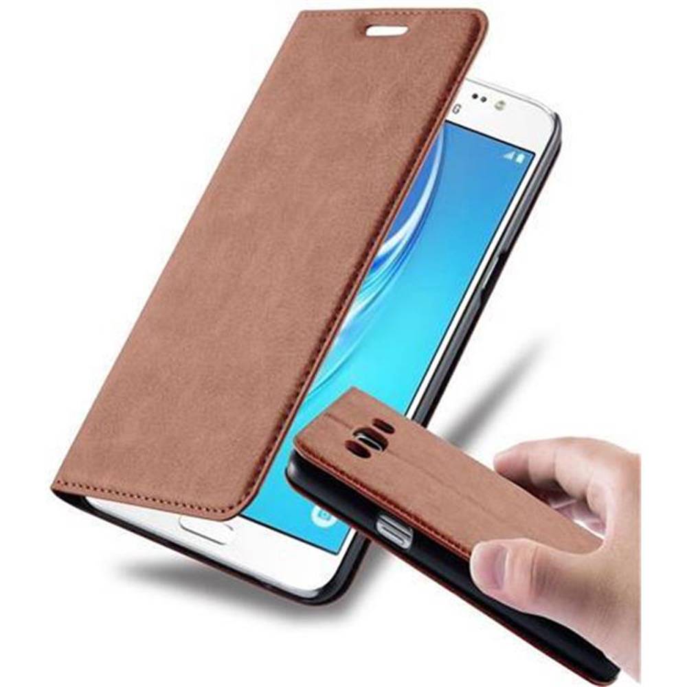 Cadorabo Hülle für Samsung Galaxy J5 2015 Schutz Hülle in Braun Handyhülle Etui Case Cover Magnetverschluss