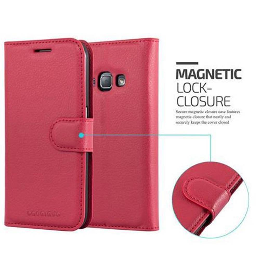 Cadorabo Hülle für Samsung Galaxy J1 2016 Schutz Hülle in Rot Handyhülle Etui Case Cover Magnetverschluss