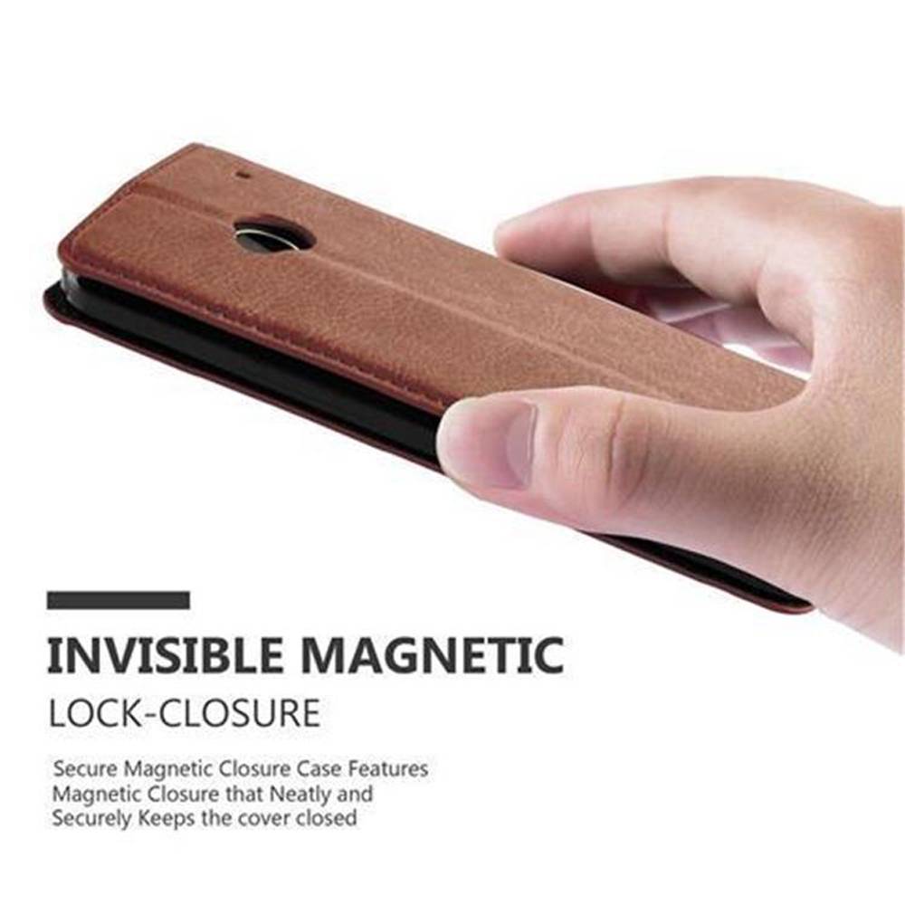 Cadorabo Hülle für HTC ONE M7 Schutz Hülle in Braun Handyhülle Etui Case Cover Magnetverschluss