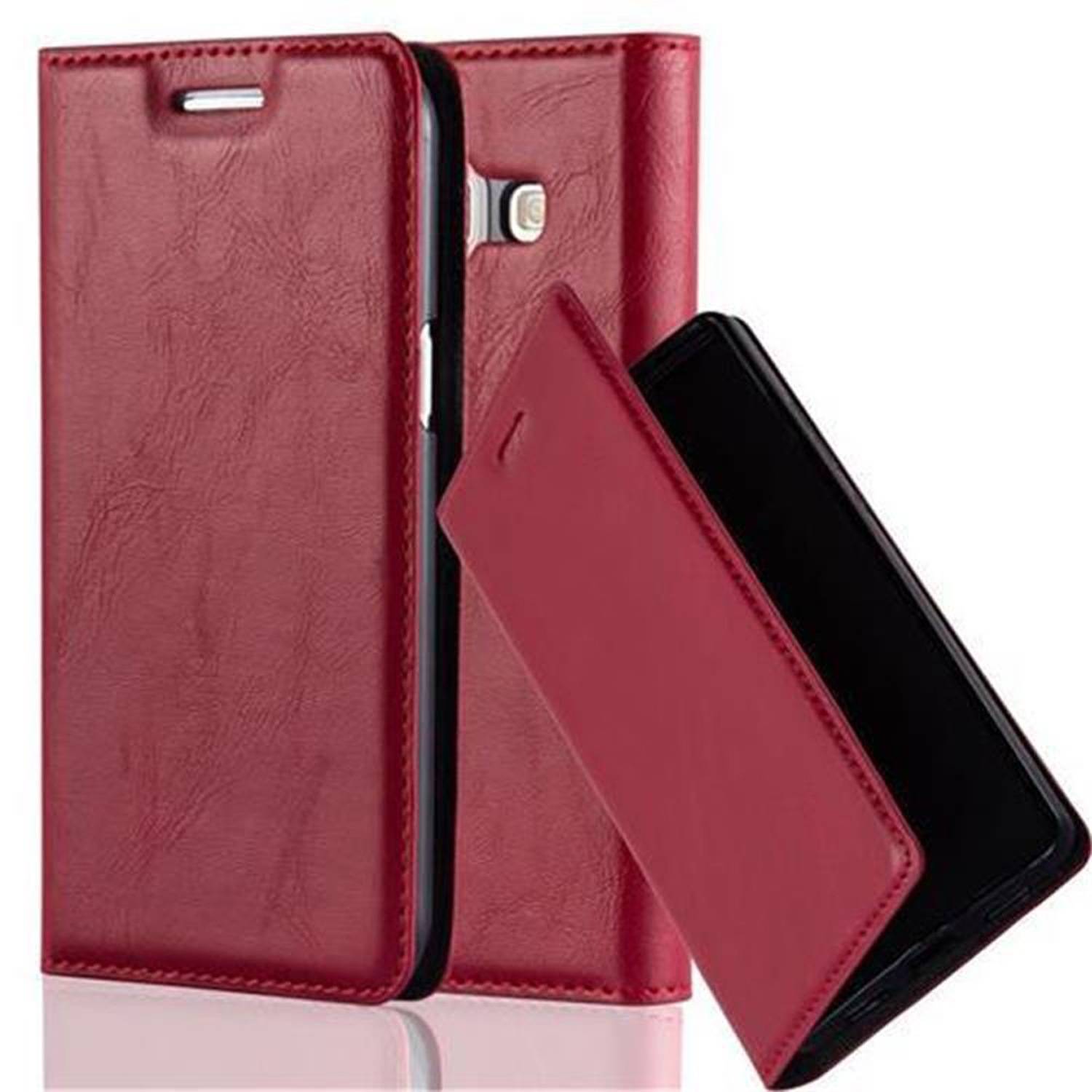 Cadorabo Hülle für Samsung Galaxy J1 2015 Schutz Hülle in Rot Handyhülle Etui Case Cover Magnetverschluss