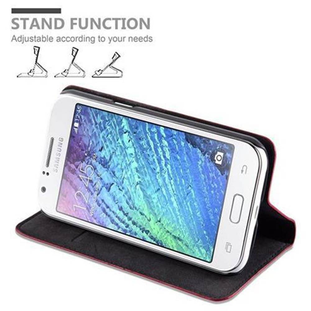 Cadorabo Hülle für Samsung Galaxy J1 2015 Schutz Hülle in Rot Handyhülle Etui Case Cover Magnetverschluss