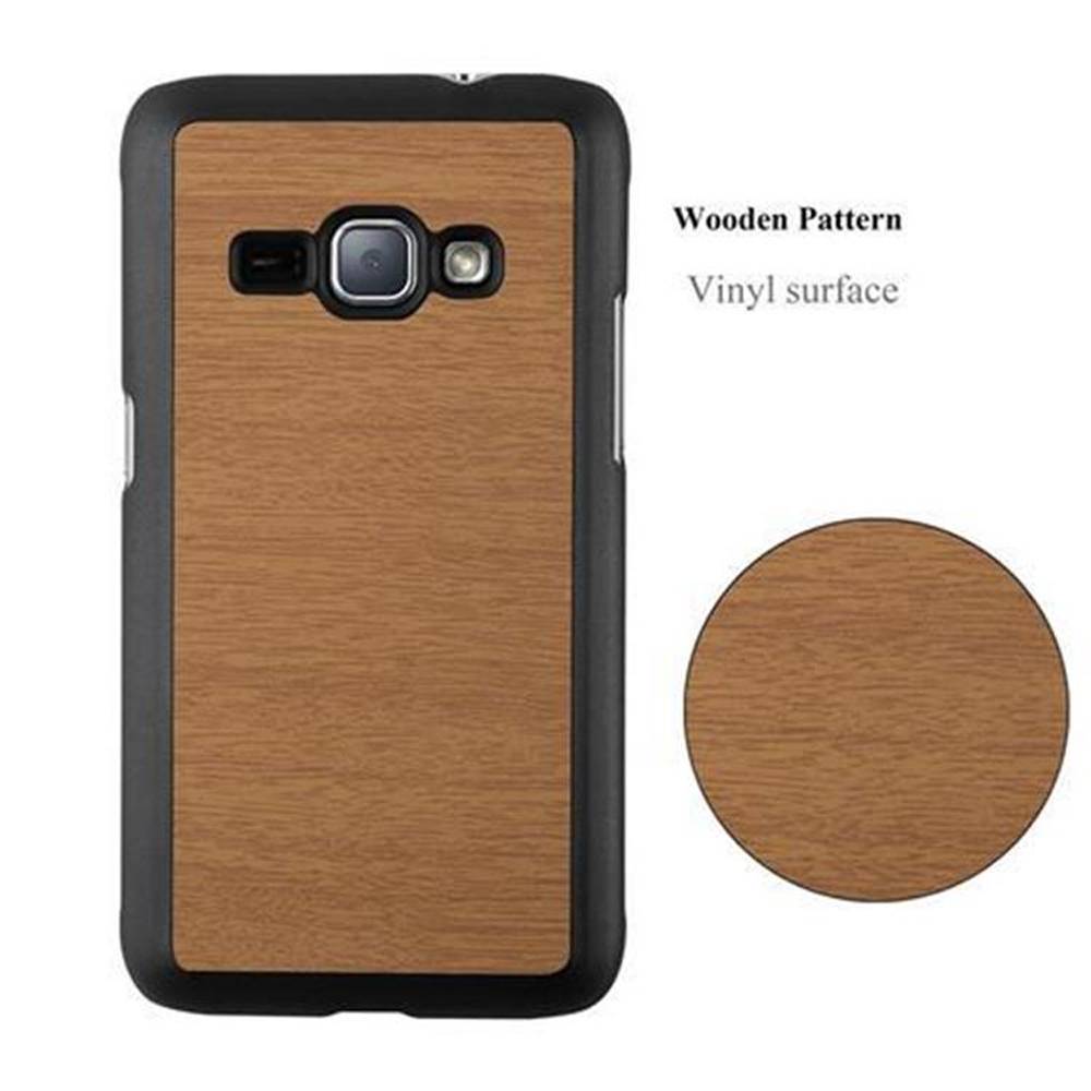 Cadorabo Hülle für Samsung Galaxy J1 2016 Schutz Hülle in Braun Hard Case Etui Holz Optik Handyhülle