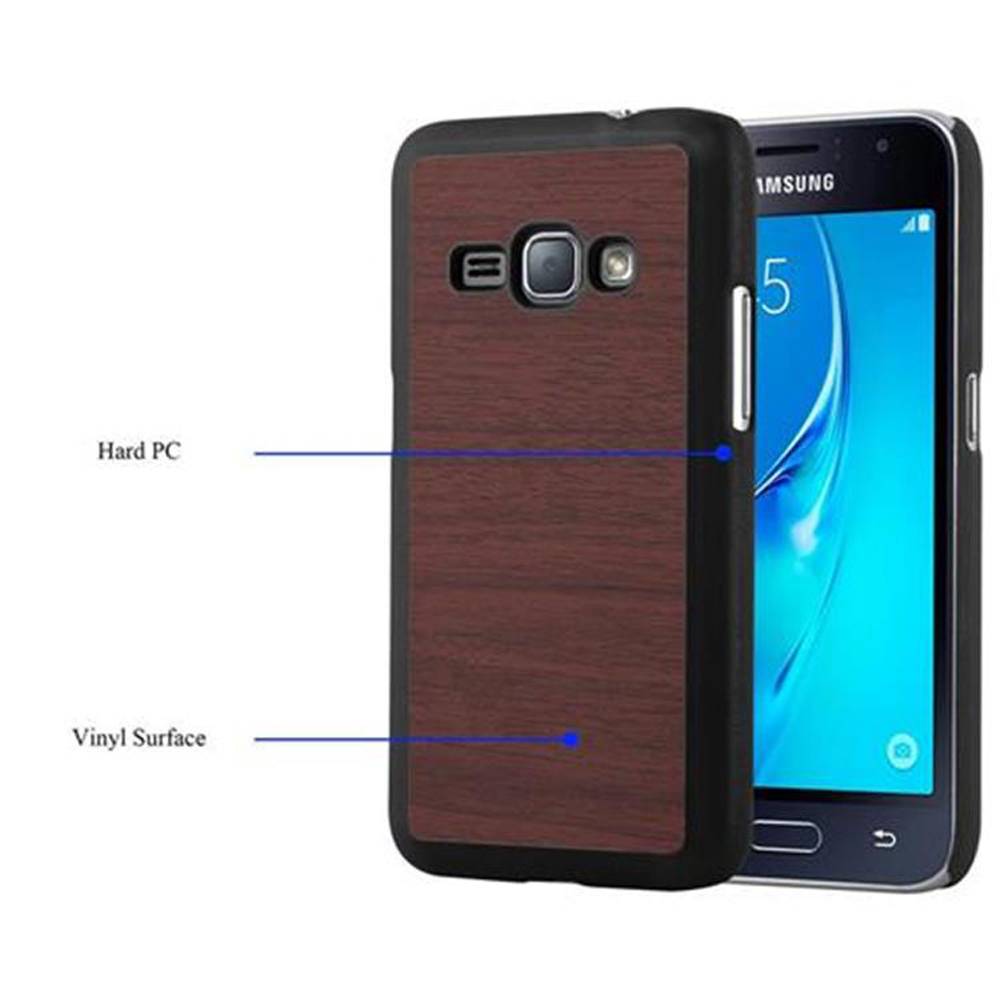Cadorabo Hülle für Samsung Galaxy J1 2016 Schutz Hülle in Braun Hard Case Etui Holz Optik Handyhülle
