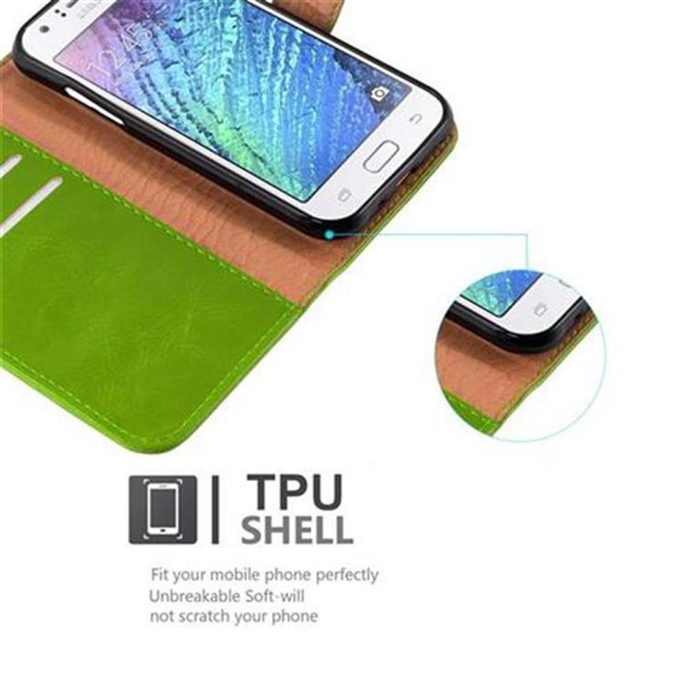 Cadorabo Hülle für Samsung Galaxy J1 2015 Schutzhülle in Grün Handyhülle Book Tasche Case Etui Luxury