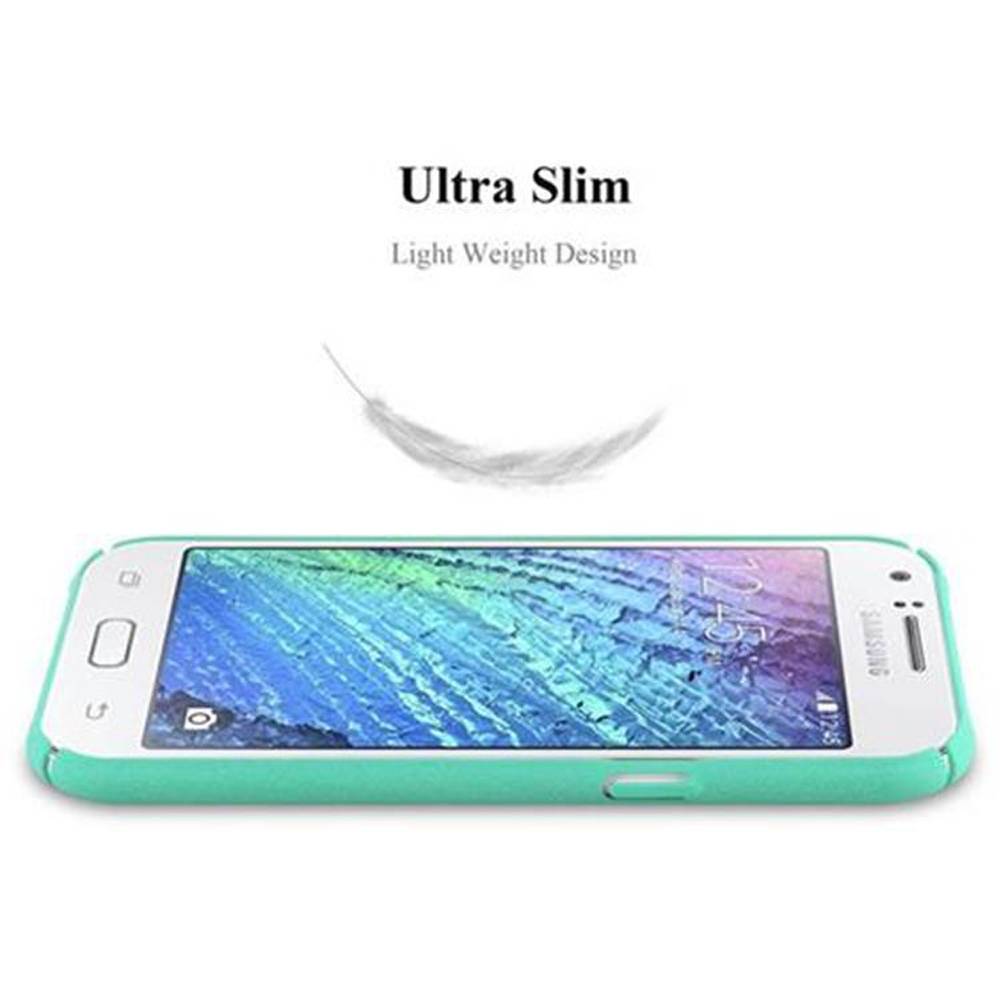 Cadorabo Schutzhülle für Samsung Galaxy J1 2015 Hülle in Grün Etui Hard Case Handyhülle Cover