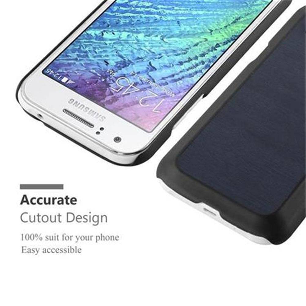 Cadorabo Hülle für Samsung Galaxy J1 2015 Schutz Hülle in Blau Hard Case Etui Holz Optik Handyhülle