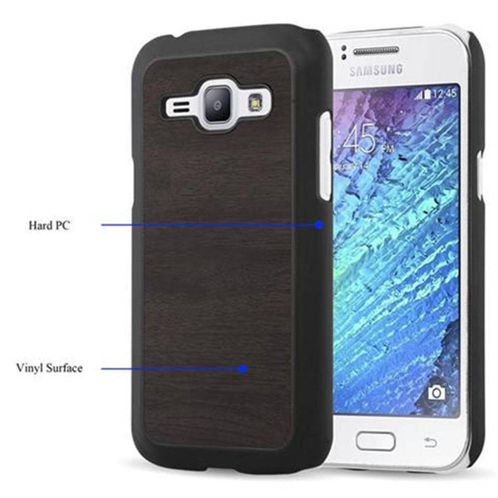 Cadorabo Hülle für Samsung Galaxy J1 2015 Schutz Hülle in Schwarz Hard Case Etui Holz Optik Handyhülle