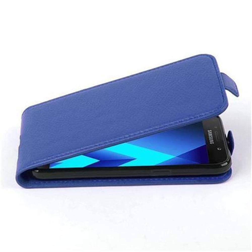 Cadorabo Schutzhülle für Samsung Galaxy A3 2017 Hülle in Blau Flip Etui Handyhülle Case Cover Kunstleder