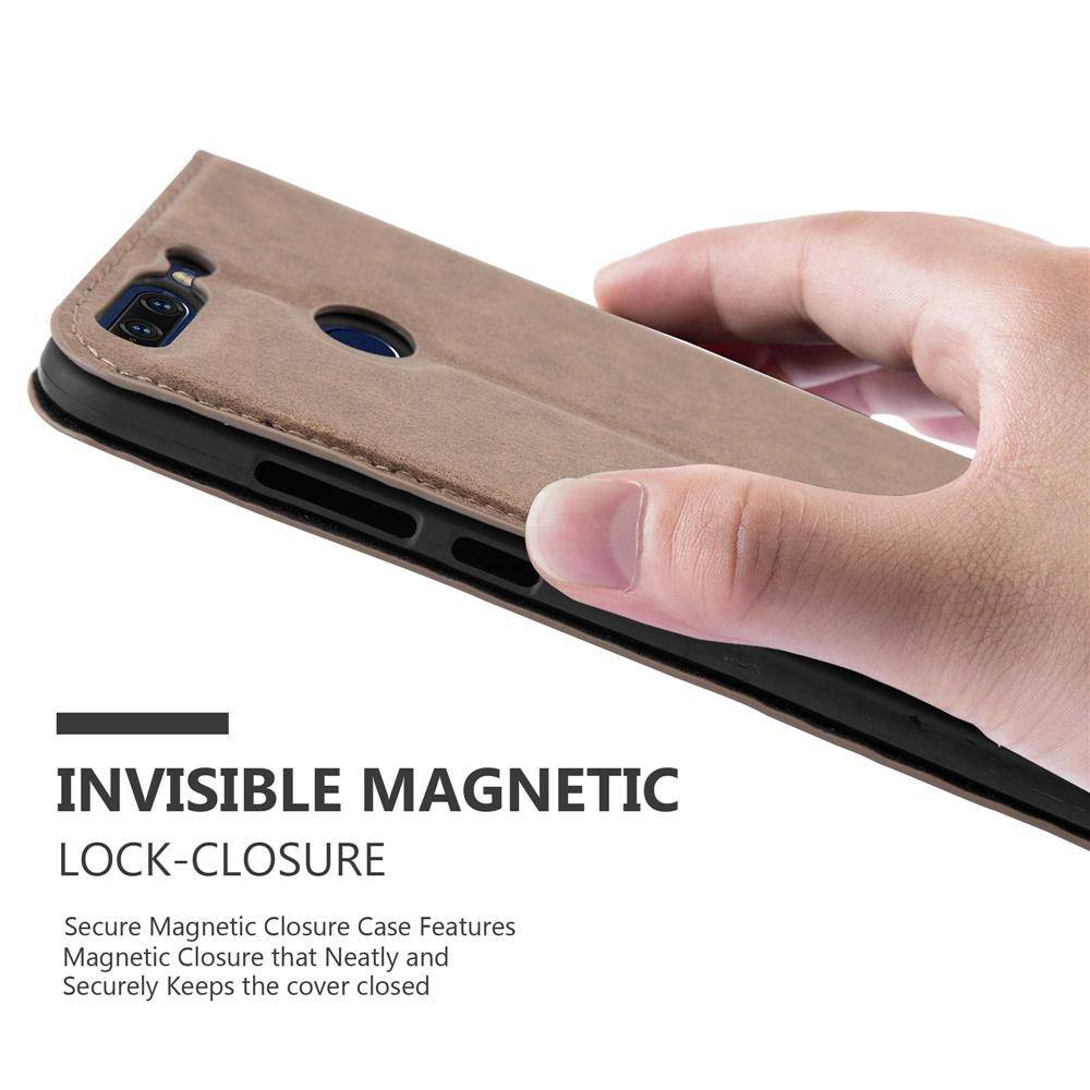 Cadorabo Hülle für Honor 8 PRO Schutz Hülle in Braun Handyhülle Etui Case Cover Magnetverschluss