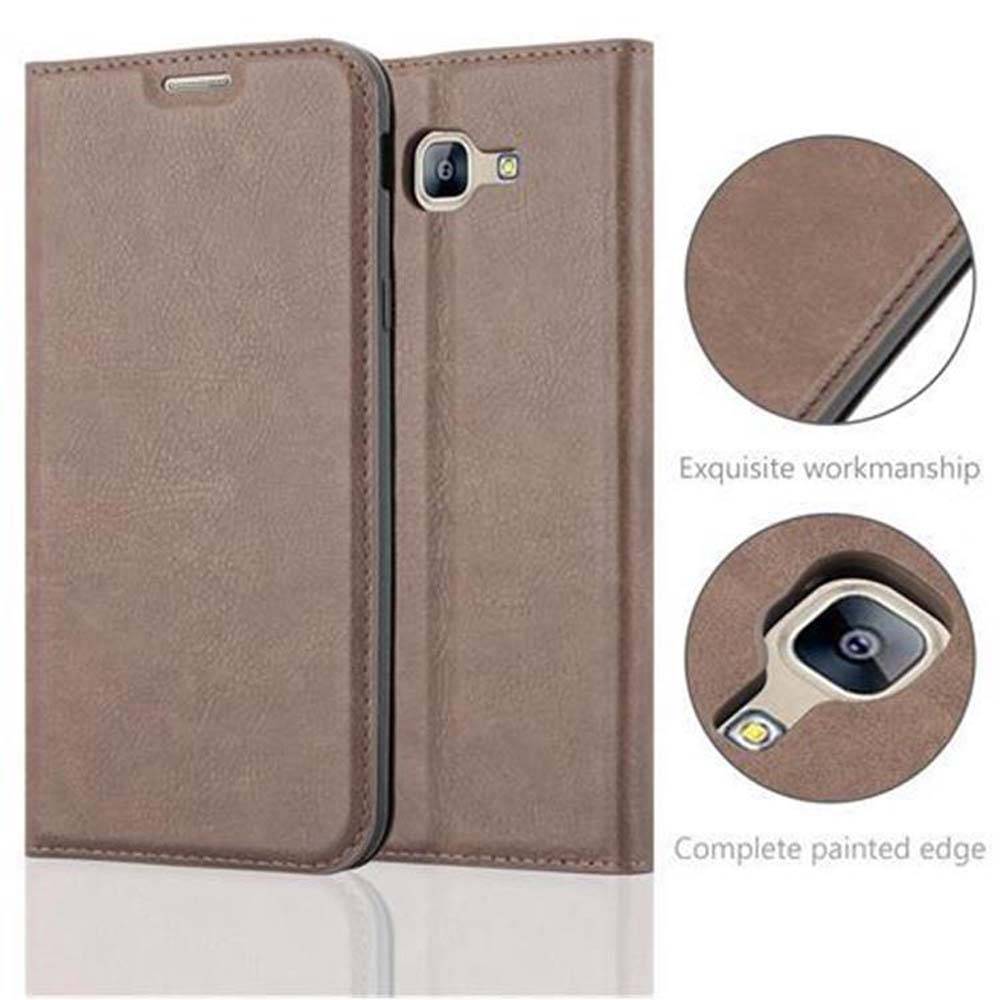 Cadorabo Hülle für Samsung Galaxy A8 2016 Schutz Hülle in Braun Handyhülle Etui Case Cover Magnetverschluss