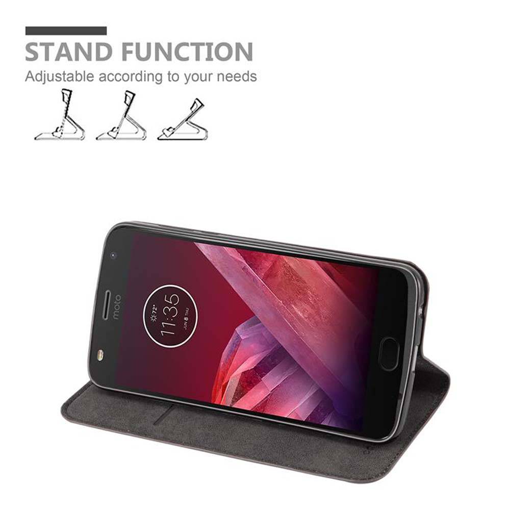 Cadorabo Hülle für Motorola MOTO Z2 PLAY / Z2 FORCE Schutz Hülle in Braun Handyhülle Etui Case Cover Magnetverschluss