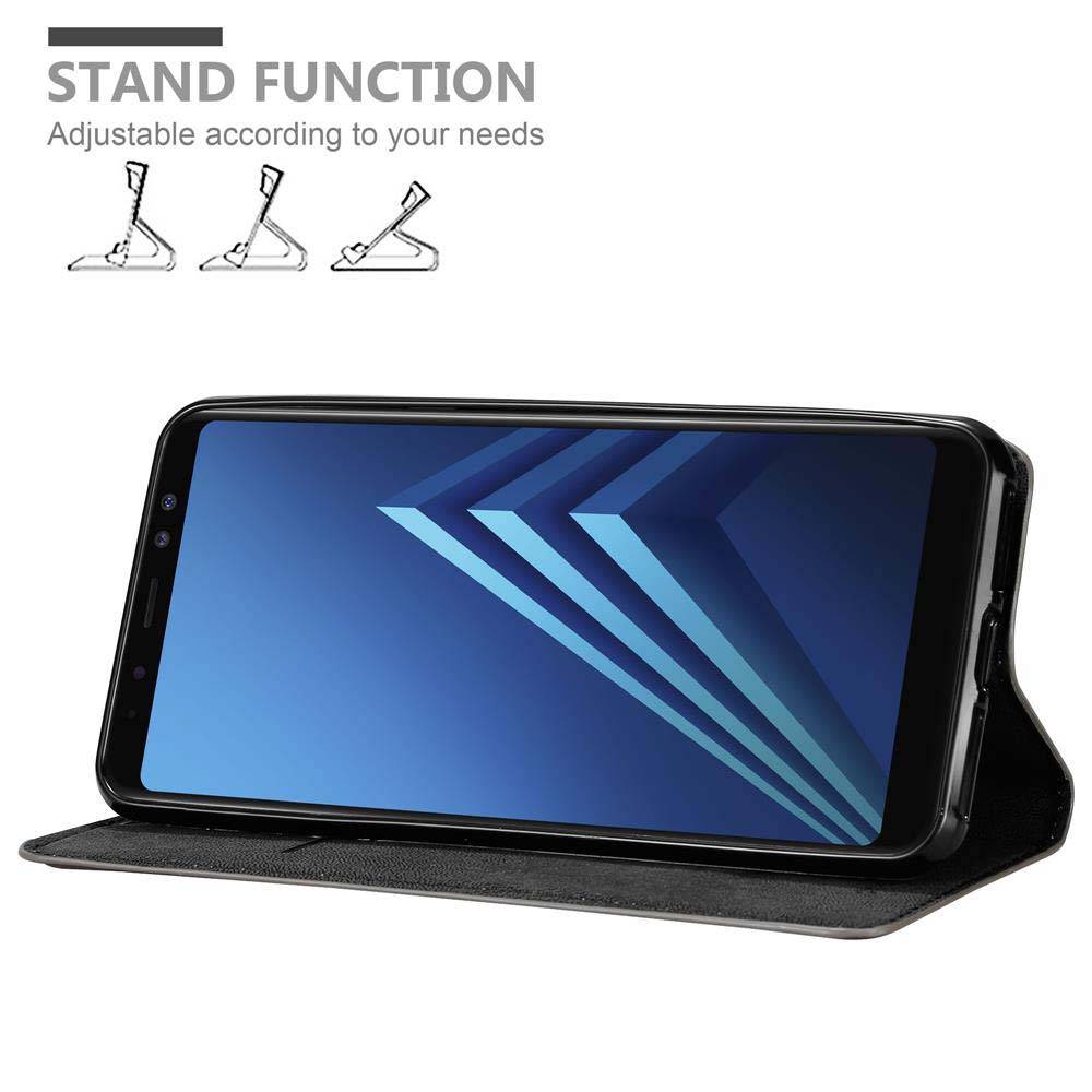 Cadorabo Hülle für Samsung Galaxy A8 2018 Schutz Hülle in Braun Handyhülle Etui Case Cover Magnetverschluss