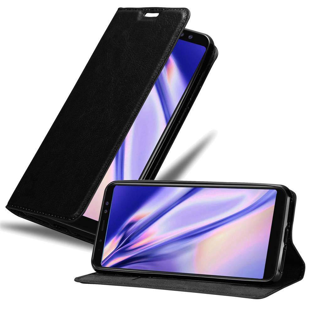 Cadorabo Hülle für Samsung Galaxy A8 2018 Schutz Hülle in Schwarz Handyhülle Etui Case Cover Magnetverschluss