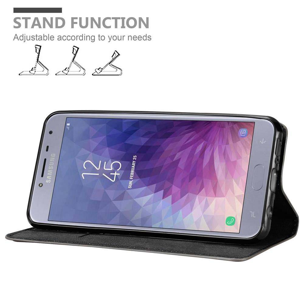 Cadorabo Hülle für Samsung Galaxy J4 2018 Schutz Hülle in Braun Handyhülle Etui Case Cover Magnetverschluss