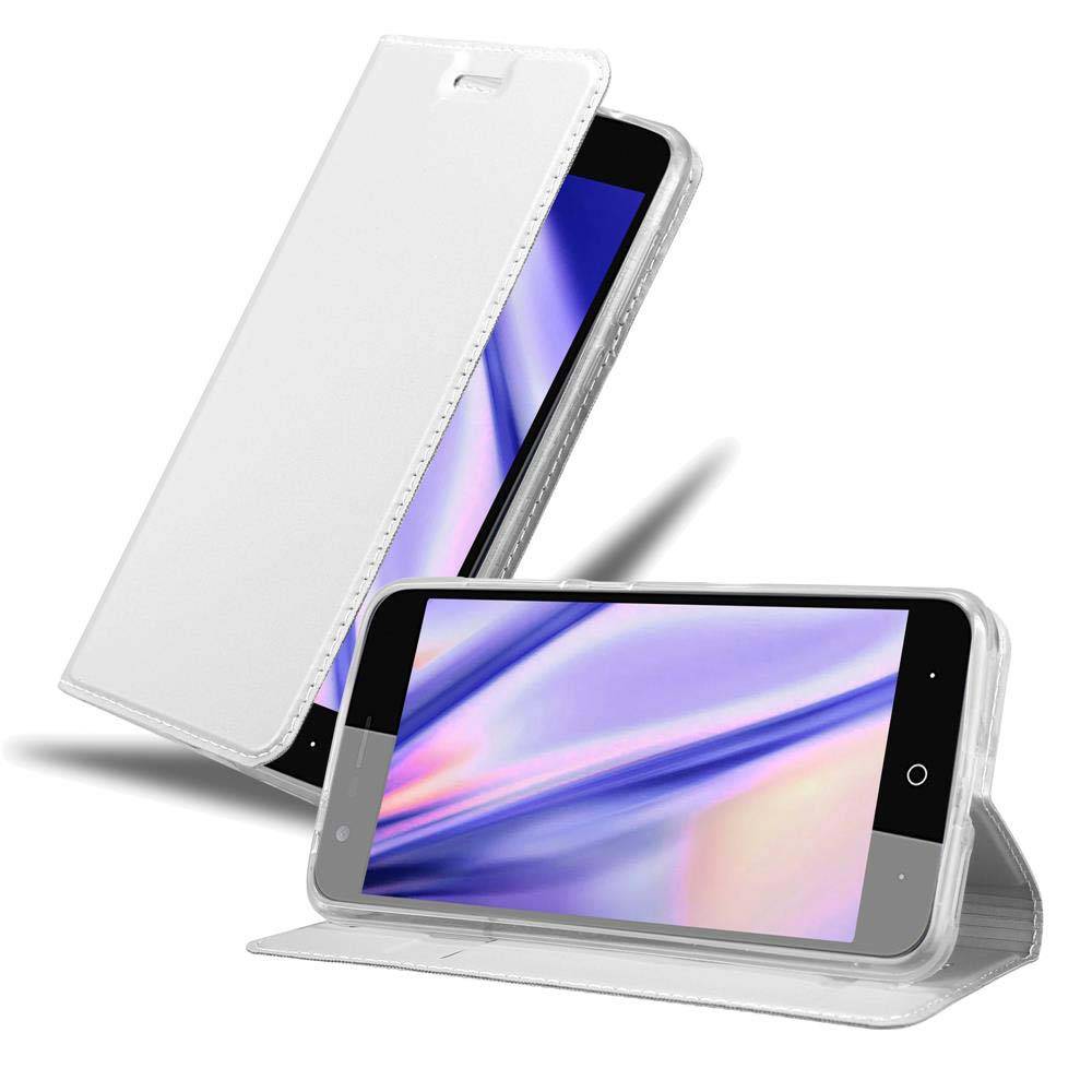 Cadorabo Handyhülle für ZTE Blade V8 Schutz Hülle in Silber Cover Etui Book Case Booklet